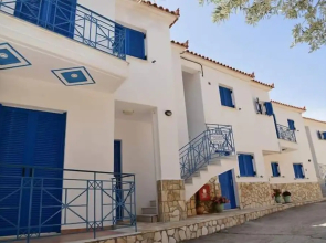 Matina Apartments Tyros