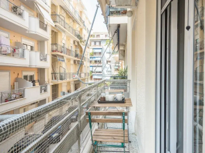 Modern City Apartment by Cloudkeys