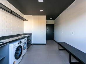 Studio cond. com piscina 700m da praia STI108