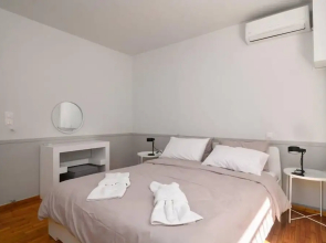 Gly3 65m2 Sunshine Oasis in Glyfada