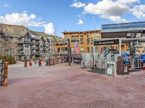 Capitol Peak Lodge by Snowmass Mountain Lodging