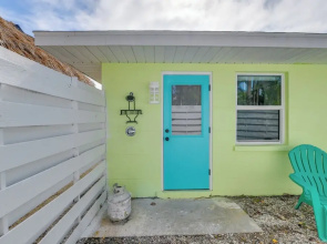 Fish, Swim & Unwind: Anna Maria Apt Steps to Beach