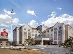 Best Western Plus Rose City Conference Center Inn