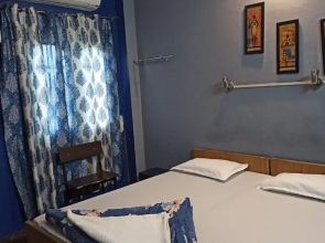 Goroomgo Banaras Rest House Varanasi