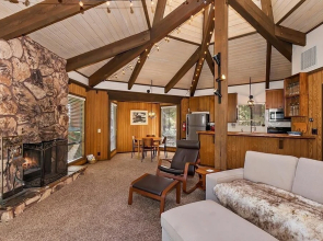 021 - Tree Fort Getaway