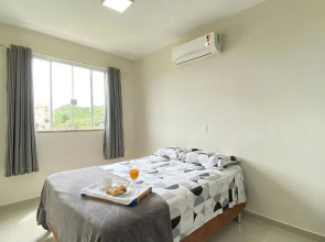 Aconchegante Apartamento na Praia de Bombas com ótima localização.