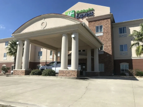 Holiday Inn Express Kenedy