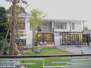 Sherloft Home and Hostel Private Room