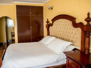 White House Lodge