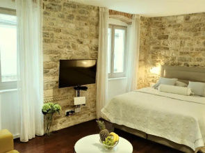 Studio Apartment Offside