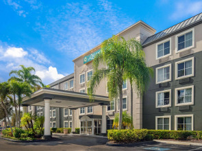 La Quinta Inn & Suites by Wyndham Naples East (I-75)