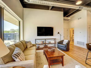 Downtown Grand Haven Condo - Walk to Boardwalk!