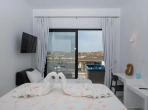 Bianco a Nero Mykonos