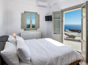 Theano Cave Suites & Villas