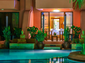 Seaview Patong Hotel