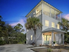 Fully Loadedprivate Beachsleeps10 W/golf! 3 Bedroom Home by RedAwning