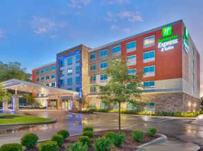 Holiday Inn Express & Suites Gainesville I-75 by IHG
