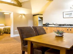 The Lounge Hotel and Bar