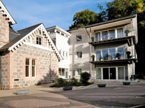 Bright Cults Home Near to the River Dee