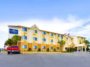 Microtel Inn & Suites by Wyndham New Braunfels