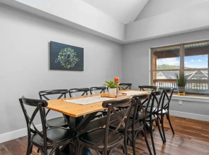 Green Wood Getaway for 18