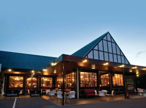 Arthur's Court Motor Lodge