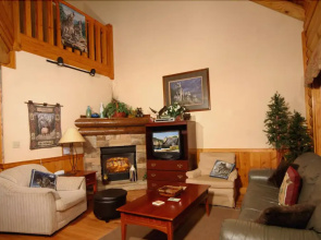 Dollys Dream 284 - Two Bedroom Cabin