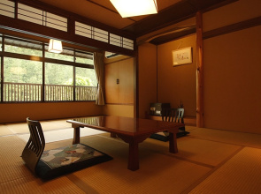 Shinshu Kakeyu Onsen Katsura Ryokan