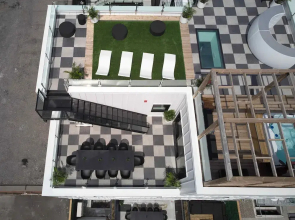 CLUBHAUS Hotel