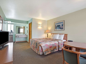 Travelodge by Wyndham Seattle North of Downtown