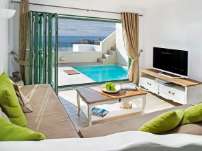 Olia Villas & Suites