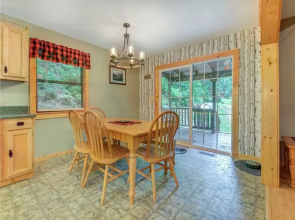 Eagle Creek 2 Bedrooms Hot Tub Porch Sleeps 6
