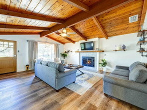 Dog-friendly Oakhurst Home: Walk to Downtown!