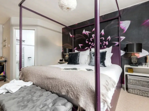 The Set - Room With En-suite