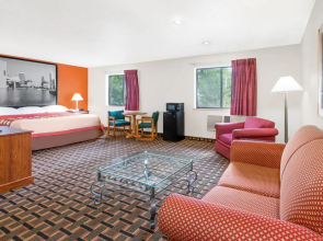 Super 8 Kent/Akron Area