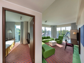 Отель Park Inn by Radisson Meriton Conference & Spa Tallinn