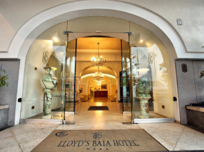 Lloyd's Baia Hotel