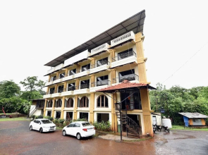 HariS Hotel Seawood