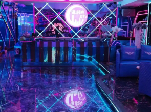 Qishan Hotel (Zhongshan Yijiayi Xinghe Plaza)