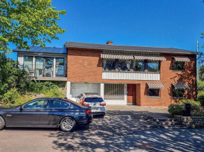 Nice Home in Västra Frölunda With Wifi and 3 Bedrooms