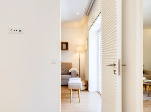 Wood Premium Downtown Apartment by DA'HOME
