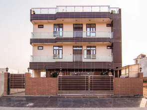 OYO 10073 Hotel Arsh Residency