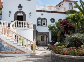 Apartment with One Bedroom in Caniço, with Pool Access, Enclosed Garden And Wifi - 1 Km From the Beach