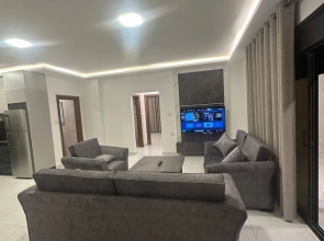 Cozy Home Near All Services - 21