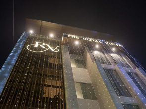 Hotel The Royal Vista