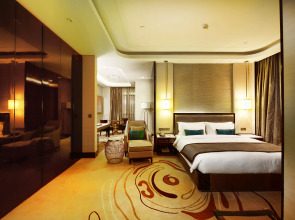 Pacific Regency Hotel Suites