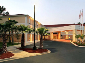 Capital Circle Inn and Suites