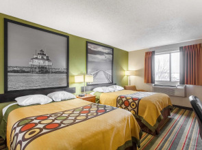 Super 8 by Wyndham College Park Wash DC Area