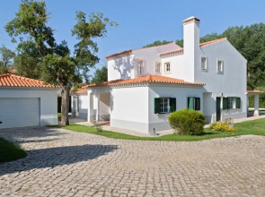 Luxury Golf Villa for 10 w Private Garden & Pool