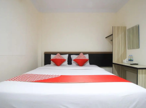 Oyo 1298 Dlira Syariah Hotel